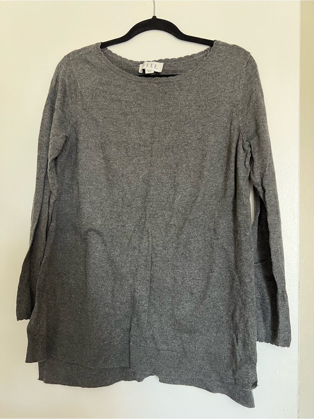 Elle Women's Gray Crewneck Long Sleeve Pullover Sweater